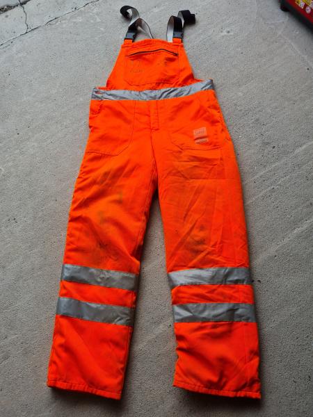 Schnittschutz Latzhose Forsthose Schutzhose Forstschutzhose orange THW gebr.